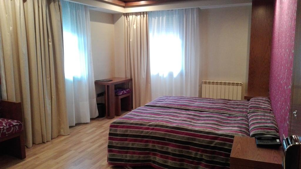 Hotel Los Braseros บูร์โกส ภายนอก รูปภาพ