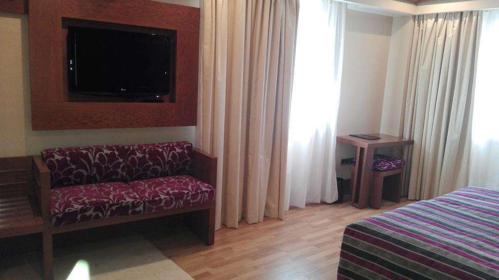 Hotel Los Braseros บูร์โกส ภายนอก รูปภาพ